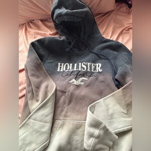Hollister Men's Ombre Navy to Light Gray Crewneck Hoodie